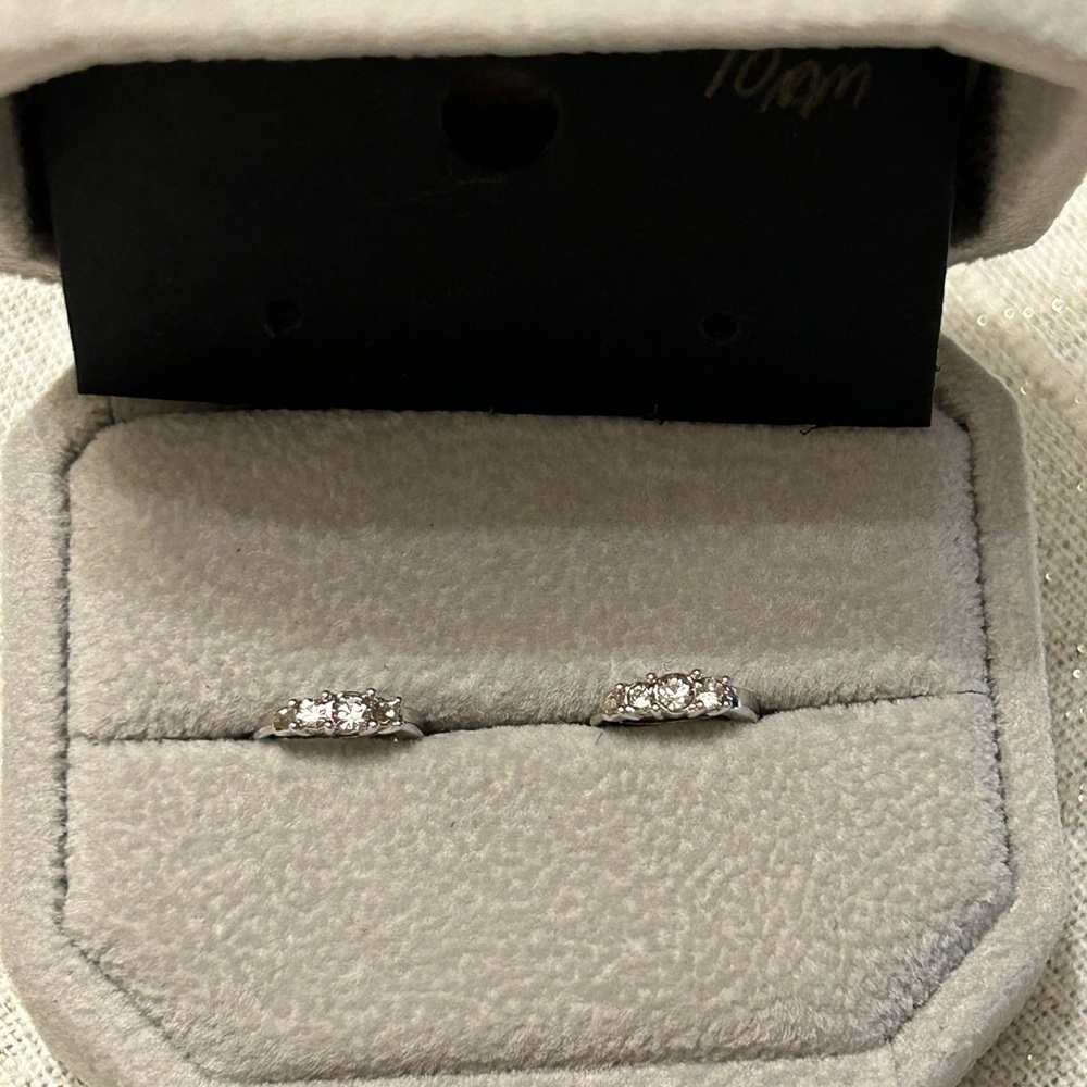 Elegant Silver small hoop Earrings 10mm diameter